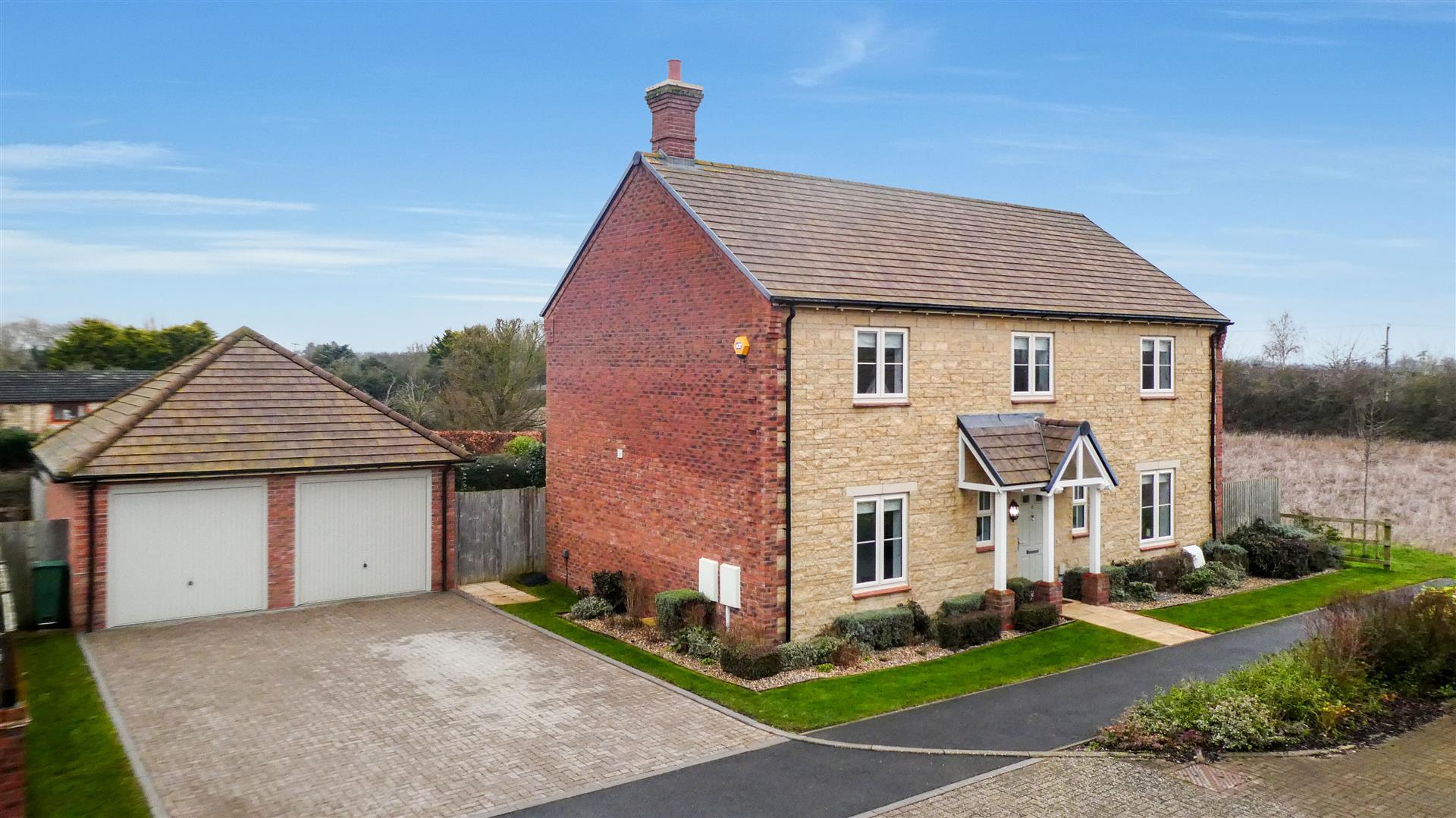4 bed property in Mundays Meadow, Milton Keynes